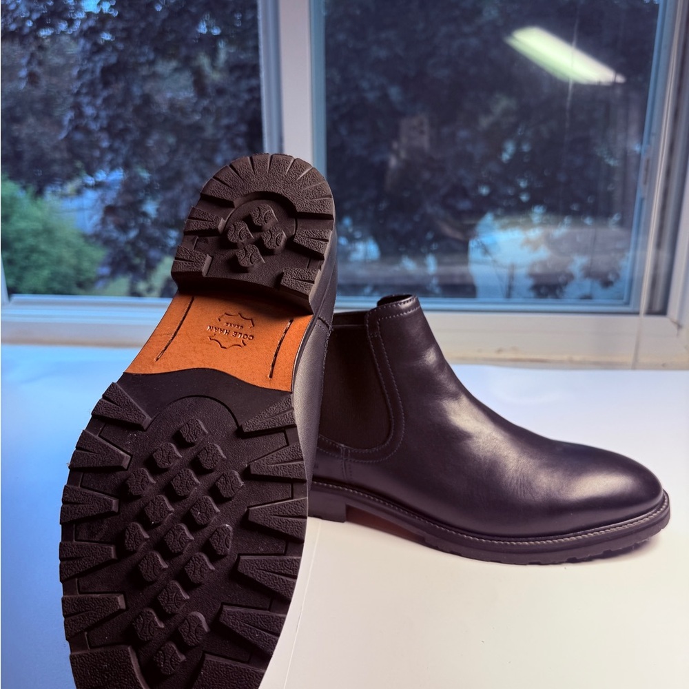 COLE HAAN MENS BLACK BERKSHIRE LUG CHELSEA BOOT SIZE 8 MEDIUM - Picture 11 of 14